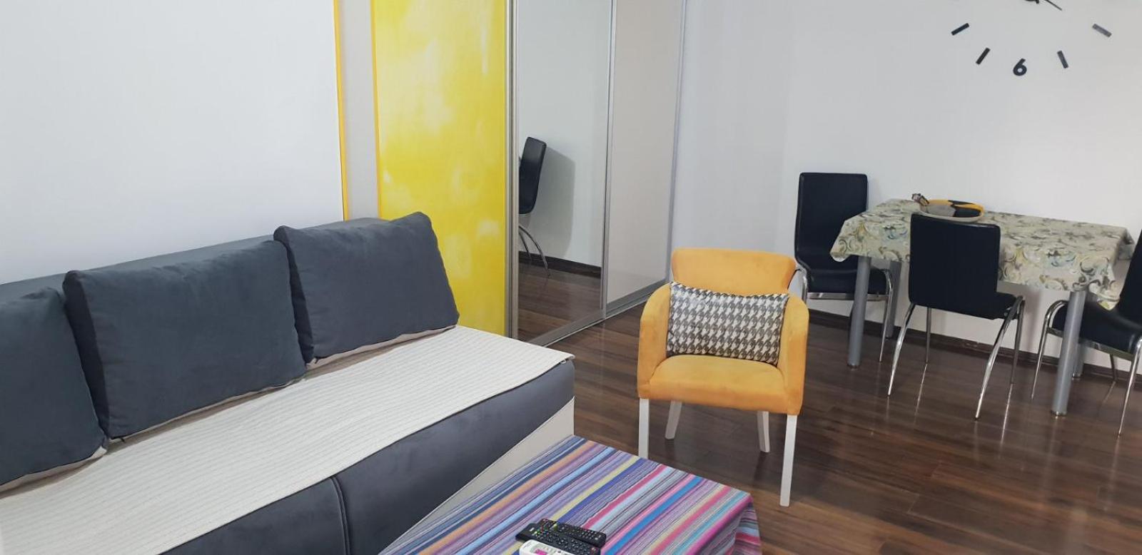 Yellow Apartment, Central بودغوريتْسا المظهر الخارجي الصورة